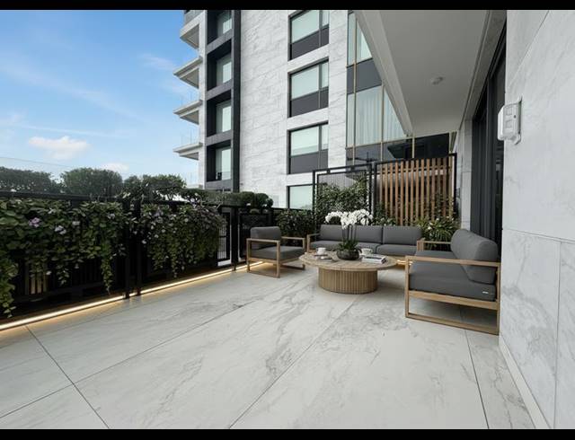 3 BEDROOM APARTMENT FOR SALE IN BANTRY BAY